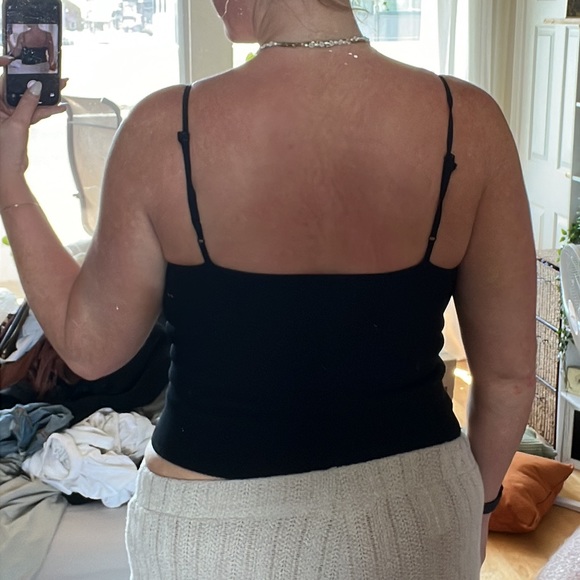 Aritzia simple structured tank - Picture 2 of 4